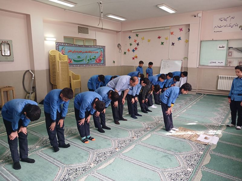 نماز جماعت دانش آموزان